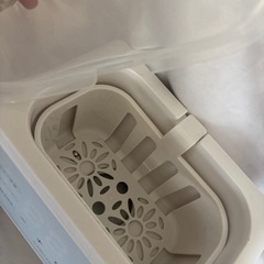 LARUTAN 哺乳瓶用消毒ケースの画像