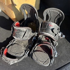 早い者勝ち！格安価格！スノーボードまとめ売り！　４本バートン、サロモンなどの画像