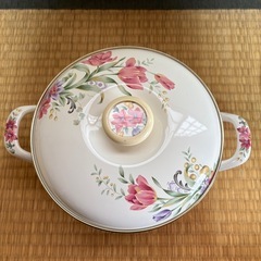 花柄ホーロー鍋の画像