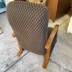 【リユースショップスパークル】りくユースショップスパークル】リクライニング高座椅子　No.161　レバー式　ブラウン　布張り　一人掛け　リクライニングチェア　配送可能♪の画像