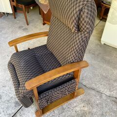 【リユースショップスパークル】りくユースショップスパークル】リクライニング高座椅子　No.161　レバー式　ブラウン　布張り　一人掛け　リクライニングチェア　配送可能♪の画像