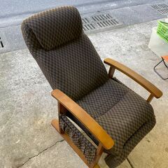 【リユースショップスパークル】りくユースショップスパークル】リクライニング高座椅子　No.161　レバー式　ブラウン　布張り　一人掛け　リクライニングチェア　配送可能♪の画像