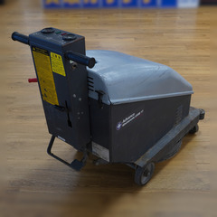 ペンギンワックス Nilfisk Advance 自動床洗浄機 Whirlamatic UHSB 17 動作未確認 中古 ジャンク品 店頭引き取り限定・石川県野々市市 【工具専門店 テイクハンズ金沢野々市店】の画像