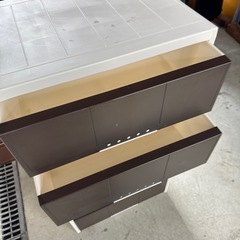 美品5段チェストを２つの画像
