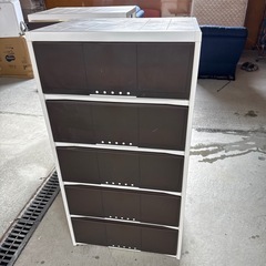 美品5段チェストを２つの画像