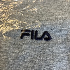 M2511-423 FILA カットソー ヘンリーネック Tシャツ ロゴ刺繍 グレー 未使用品の画像