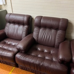 レザーソファーの画像