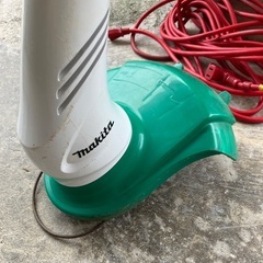 マキタ電気草刈機の画像