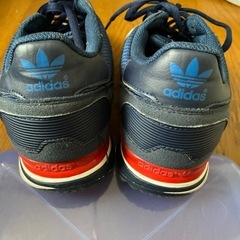 アディダスの画像