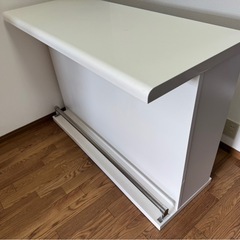 お値下け可能  バーカウンターテーブル(食器棚)＆チェア×2の画像