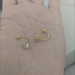 ゴールド フープピアス クリスタルの画像