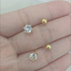 ゴールド フープピアス クリスタルの画像