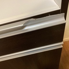 食器棚(割れあり)の画像