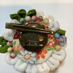 ハンドメイド❣️つまみ細工のブローチの画像