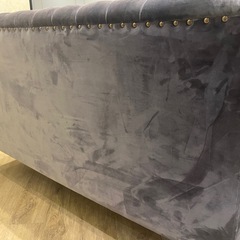 チェスターフィールド風ベルベットソファー　美品の画像