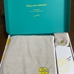 箱入り新品未使用‼️体組成計＆ヘルスウォッチ＆ブランケット等セットの画像