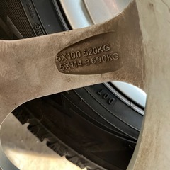 アルミ付きスタッドレスタイヤの画像