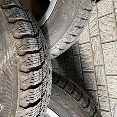 アルミ付きスタッドレスタイヤの画像