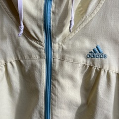 adidasジャンパーMサイズの画像
