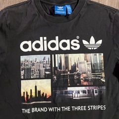 adidas Tシャツの画像