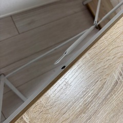 ラック付きデスクの画像