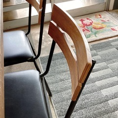 ダイニングテーブルの画像