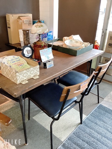 ダイニングテーブル