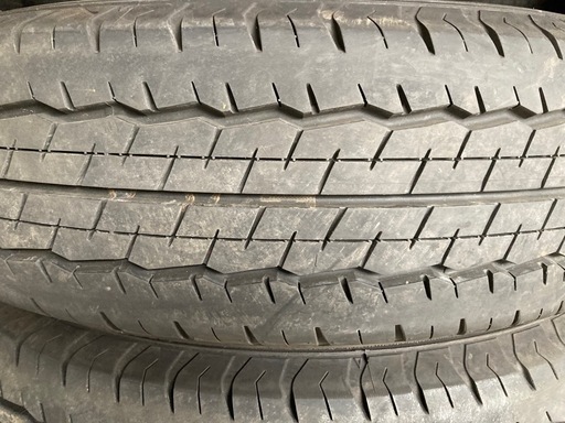 DUNLOP 195/80R15 24年製　夏タイヤ　バリ溝