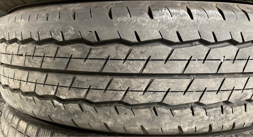 DUNLOP 195/80R15 24年製　夏タイヤ　バリ溝 DUNLOP 195/80R15 24年製 夏タイヤ バリ溝