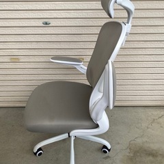 ヘッドレスト付き　オフィスチェアの画像