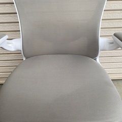 ヘッドレスト付き　オフィスチェアの画像