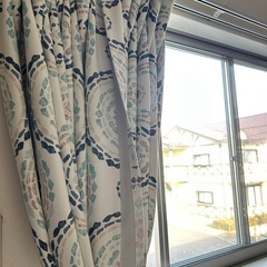 カーテンの画像