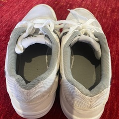 【決まりました】ミズノ 体育館シューズ 27.0EE　紺ライン　美品の画像