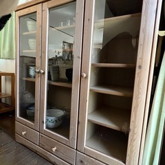食器棚の画像