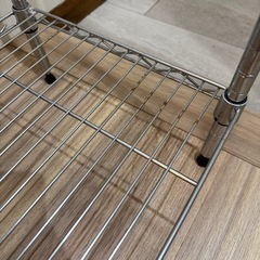 四段メタルラックの画像