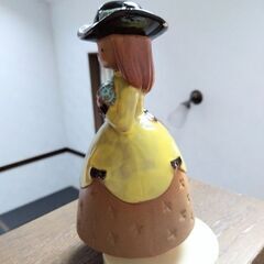 ≡お譲り先決定≡花束持った少女のオルゴール　ジャンクの画像