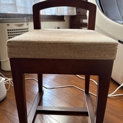 鏡台・椅子　Dressing table and a chair の画像