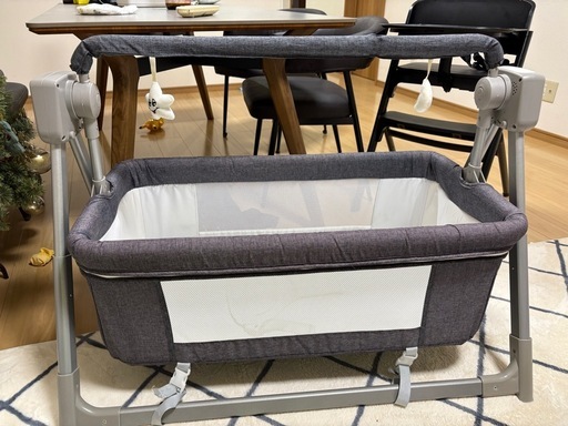 電動ベビーベッド　ゆりかご　電動スウィング　音楽プレイヤー付き　グレー