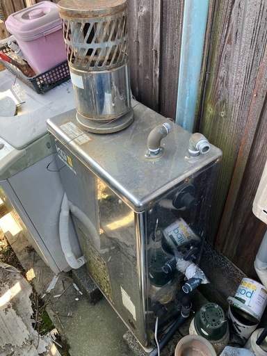 給湯器　ボイラー　タンク