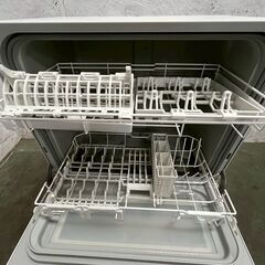 【Panasonic】 パナソニック 電気食器洗い乾燥機 NP-TH4-W ホワイト 2020年製 動作確認済み キッチン家電 A0935の画像
