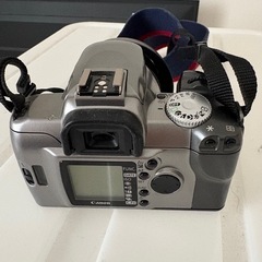 キャノン 一眼レフ フィルムカメラ レンズ付きの画像