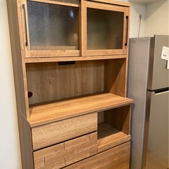 食器棚の画像