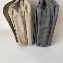 UNIQLO ユニクロ 2ウェイ 書類かばん ショルダーバッグ 多目的収納 ベージュ カーキグレー 2個セット 中古品  の画像