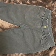 子供用ユニクロ上着、ズボンセットの画像