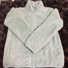 子供用ユニクロ上着、ズボンセットの画像