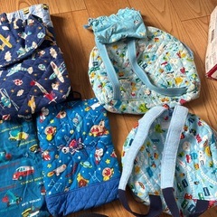 【まとめ売り】入園グッズ  男　子供　リュック　巾着　上履き入れ　布団バック　ショルダーバッグ　通園バック　アンパンマン　車　飛行機　新幹線　サンリオ　すみっコぐらし　の画像