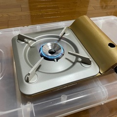 【イワタニ カセットコンロ＋専用収納ケース＋ガス缶1本】の画像