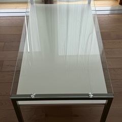 ニトリ　ガラステーブルの画像