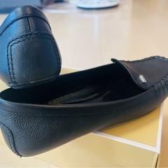 美品　MICHAELKORS ブラックレザー ローファーレディース ローファー ブラック スリッポン モカシンの画像