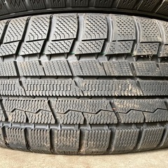 TOYO TIRES 215/55R17 21年製　スタッドレスタイヤの画像